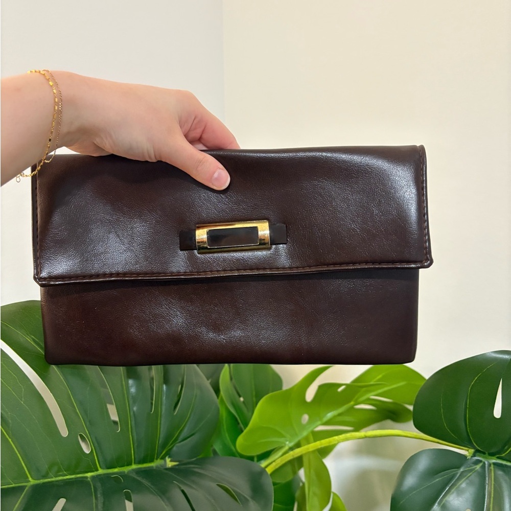 Vintage Y2K Brown Leather‎ Large Foldover Clutch Purse Bag with Gold Hardware